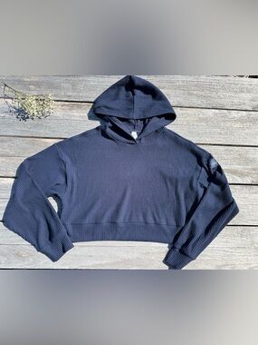 Alo Yoga Muse Hoodie Navy Ribbed Cropped Pullover Size Small 💙